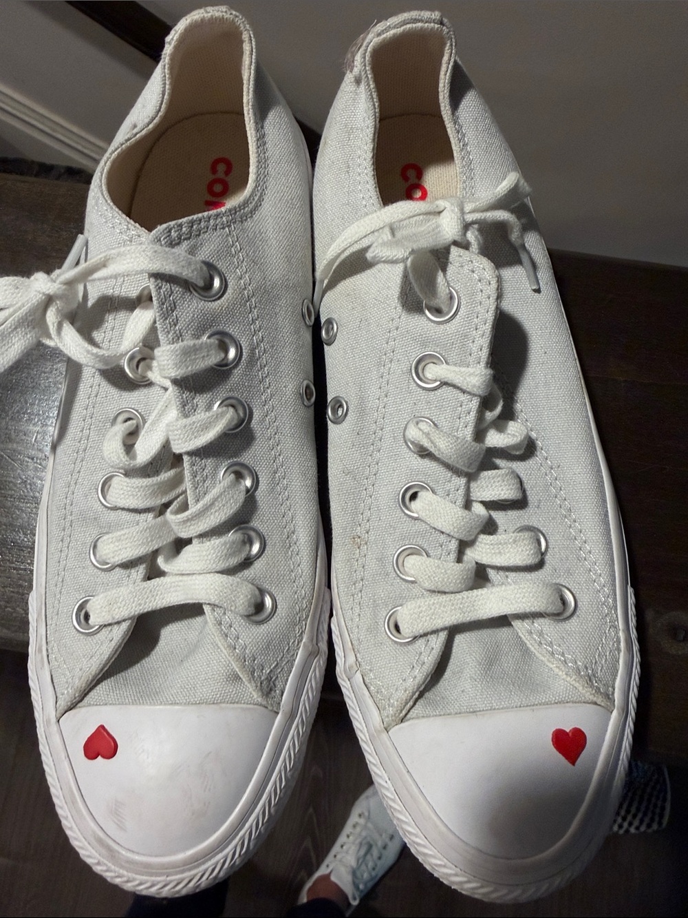 Adorable converse size 7.5